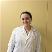 Profesora de Biologia imparte clases de primaria a secundaria